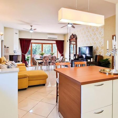 Apartment Kalliope, 200M Sea Kaštela Екстериор снимка